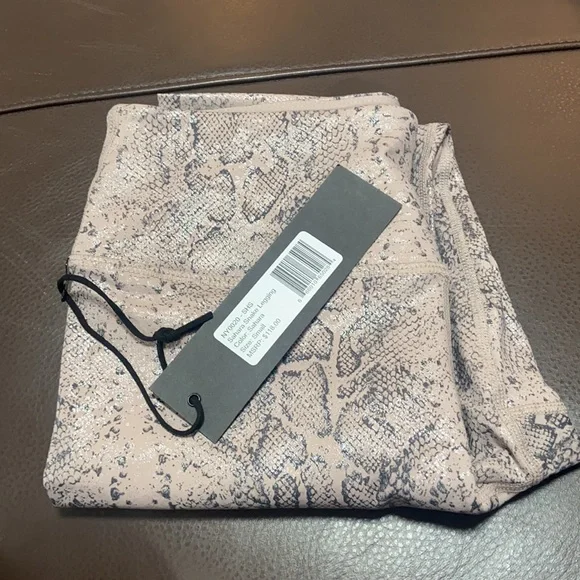 Noli Yoga stretch leggings size small NWT - Picture 7 of 7